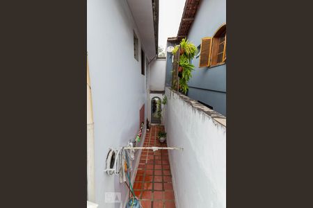 Casa à venda com 200m², 3 quartos e 2 vagasCorredor Lateral