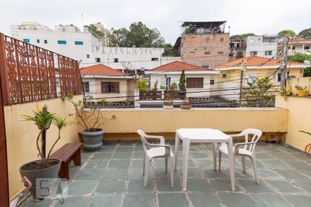 Casa à venda com 200m², 3 quartos e 2 vagasSuite com Varanda e Closet