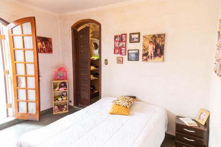 Casa à venda com 200m², 3 quartos e 2 vagasSuite com Varanda e Closet