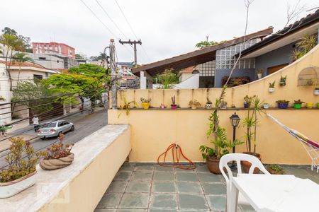 Casa à venda com 200m², 3 quartos e 2 vagasSuite com Varanda e Closet