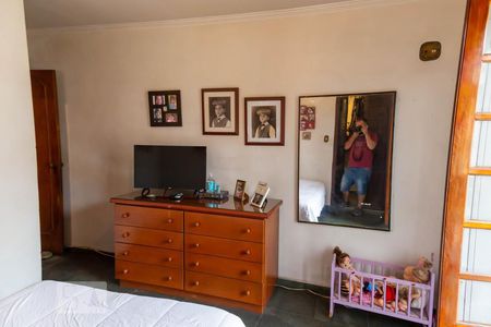 Casa à venda com 200m², 3 quartos e 2 vagasSuite com Varanda e Closet