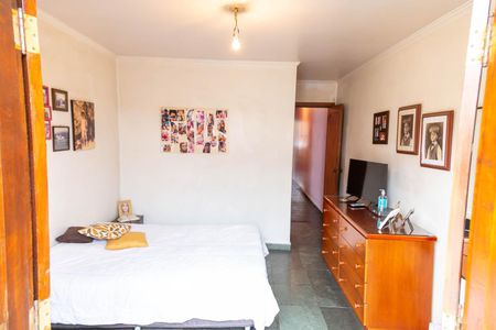 Casa à venda com 200m², 3 quartos e 2 vagasSuite com Varanda e Closet