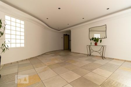 Hall de entrada de apartamento para alugar com 2 quartos, 60m² em Pinheiros, São Paulo