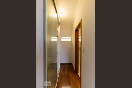 Casa à venda com 350m², 4 quartos e 4 vagasSuíte 2