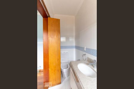 Casa à venda com 350m², 4 quartos e 4 vagasBanheiro da Suíte 1