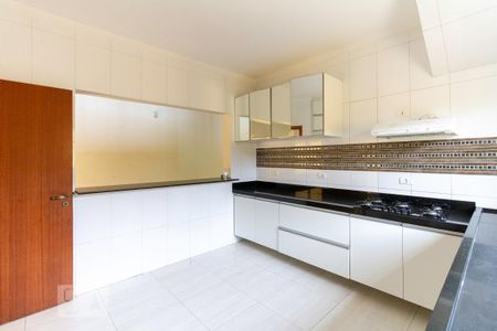 Casa à venda com 350m², 4 quartos e 4 vagasCozinha