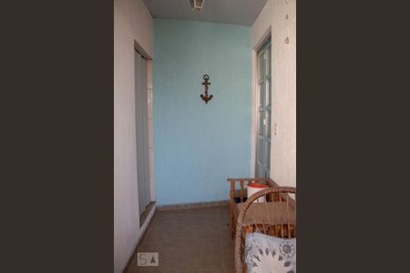 Casa à venda com 105m², 3 quartos e 2 vagasHall