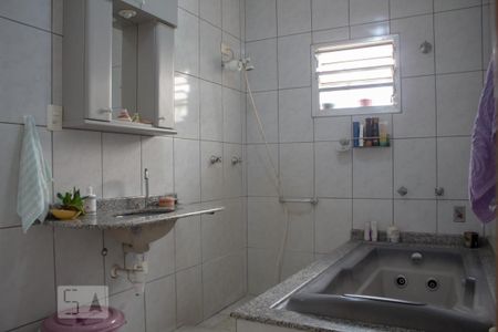 Casa à venda com 105m², 3 quartos e 2 vagasBanheiro