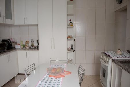 Casa à venda com 105m², 3 quartos e 2 vagasCozinha