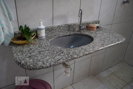 Casa à venda com 105m², 3 quartos e 2 vagasBanheiro