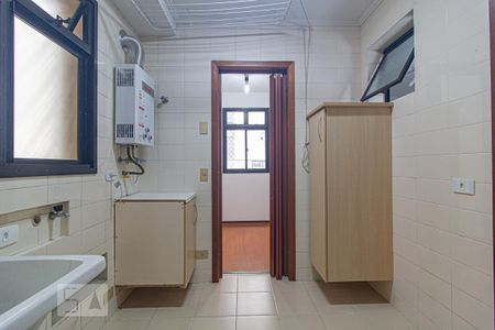 Apartamento para alugar com 137m², 3 quartos e 1 vagaÁrea de Serviço