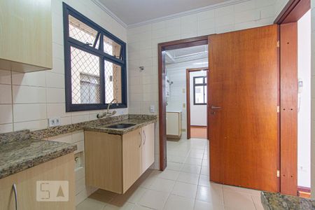 Cozinha de apartamento para alugar com 3 quartos, 137m² em Portão, Curitiba