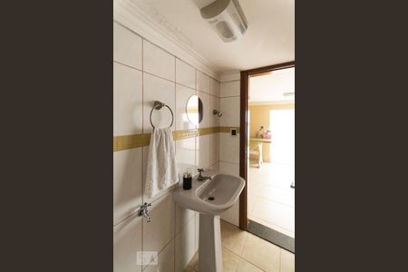 Casa à venda com 716m², 8 quartos e 6 vagas Casa à venda com 716m², 8 quartos e 6 vagasLavabo 3