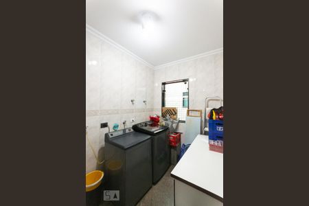 Casa à venda com 716m², 8 quartos e 6 vagas Casa à venda com 716m², 8 quartos e 6 vagasÁrea de serviço 1