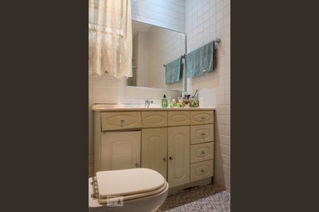 Apartamento à venda com 110m², 3 quartos e sem vaga Apartamento à venda com 110m², 3 quartos e sem vagaBanheiro Social