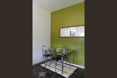 Apartamento à venda com 110m², 3 quartos e sem vaga Apartamento à venda com 110m², 3 quartos e sem vagaSala