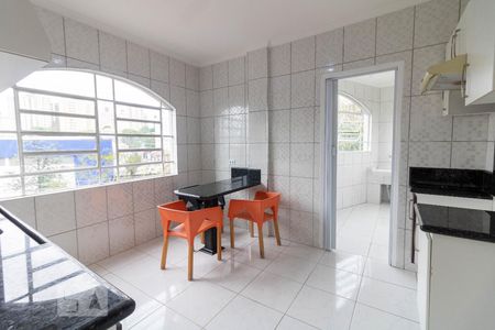 Apartamento à venda com 77m², 2 quartos e 1 vagaCozinha 