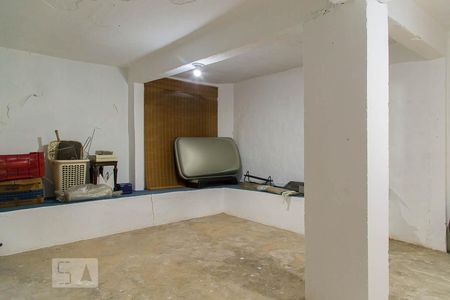 Casa à venda com 100m², 3 quartos e 2 vagas Casa à venda com 100m², 3 quartos e 2 vagasSalão