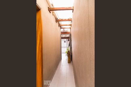 Casa à venda com 100m², 3 quartos e 2 vagas Casa à venda com 100m², 3 quartos e 2 vagasCorredor