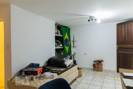Casa à venda com 100m², 3 quartos e 2 vagas Casa à venda com 100m², 3 quartos e 2 vagasSuíte do subsolo
