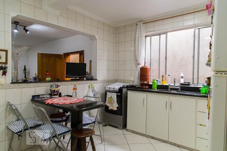 Casa à venda com 100m², 3 quartos e 2 vagas Casa à venda com 100m², 3 quartos e 2 vagasCozinha