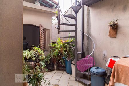 Casa à venda com 100m², 3 quartos e 2 vagas Casa à venda com 100m², 3 quartos e 2 vagasQuintal