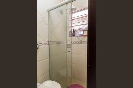 Casa à venda com 100m², 3 quartos e 2 vagas Casa à venda com 100m², 3 quartos e 2 vagasBanheiro social