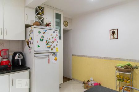 Casa à venda com 100m², 3 quartos e 2 vagas Casa à venda com 100m², 3 quartos e 2 vagasCozinha