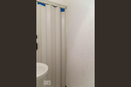 Casa à venda com 100m², 3 quartos e 2 vagas Casa à venda com 100m², 3 quartos e 2 vagasBanheiro do subsolo