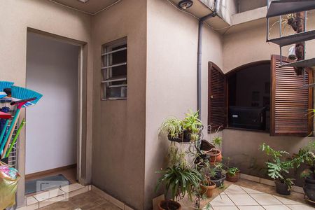 Casa à venda com 100m², 3 quartos e 2 vagas Casa à venda com 100m², 3 quartos e 2 vagasQuintal