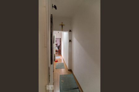 Casa à venda com 100m², 3 quartos e 2 vagas Casa à venda com 100m², 3 quartos e 2 vagasCorredor