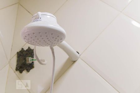 Casa à venda com 100m², 3 quartos e 2 vagas Casa à venda com 100m², 3 quartos e 2 vagasBanheiro da suíte - Chuveiro