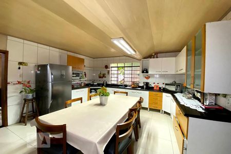 Casa à venda com 450m², 5 quartos e 4 vagasCozinha