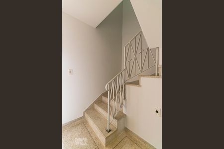 Escadas de casa à venda com 6 quartos, 140m² em Alto da Mooca, São Paulo
