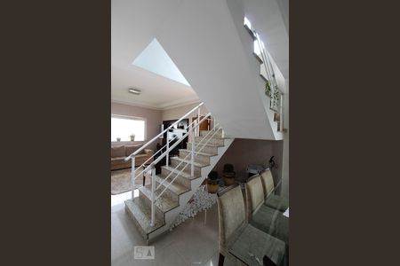 Escada de casa à venda com 3 quartos, 164m² em Jardim Toscana, Guarulhos