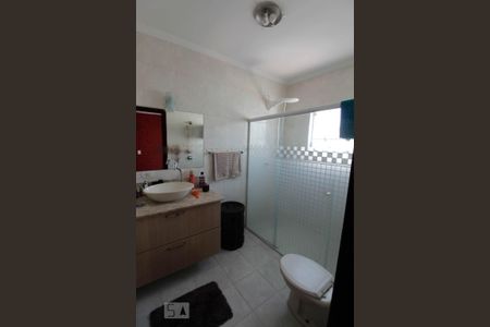 Casa à venda com 164m², 3 quartos e 4 vagas Casa à venda com 164m², 3 quartos e 4 vagasBanheiro da Suíte