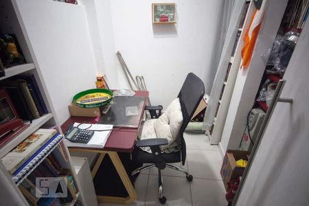 Apartamento à venda com 80m², 2 quartos e 1 vaga Apartamento à venda com 80m², 2 quartos e 1 vagaEscritorio