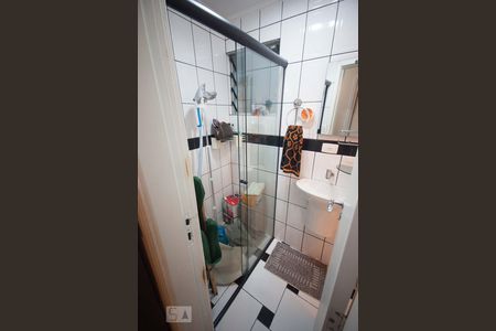 Apartamento à venda com 80m², 2 quartos e 1 vaga Apartamento à venda com 80m², 2 quartos e 1 vagaBanheiro social