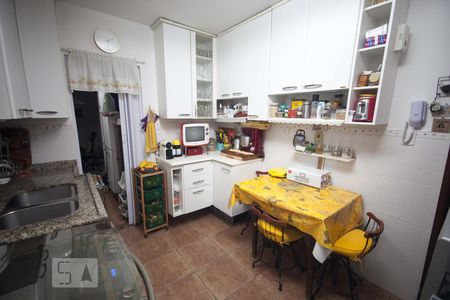 Apartamento à venda com 80m², 2 quartos e 1 vaga Apartamento à venda com 80m², 2 quartos e 1 vagaCozinha