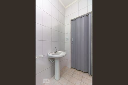 Banheiro de casa para alugar com 1 quarto, 40m² em Chácara Santo Antônio , São Paulo