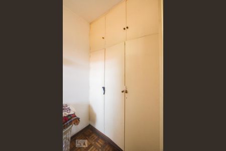 Casa à venda com 330m², 5 quartos e 6 vagasCloset Suíte 1