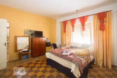 Casa à venda com 330m², 5 quartos e 6 vagasSuíte 2