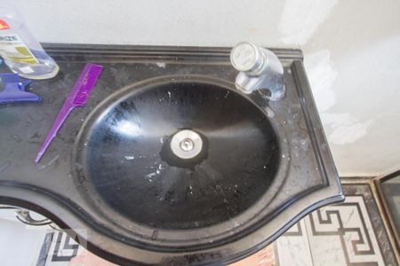 Casa à venda com 330m², 5 quartos e 6 vagasDetalhe Banheiro