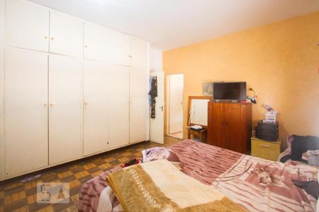 Casa à venda com 330m², 5 quartos e 6 vagasSuíte 2