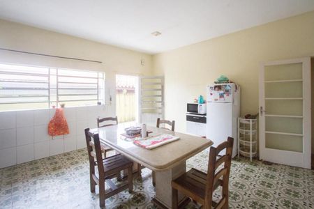 Casa à venda com 330m², 5 quartos e 6 vagasCozinha
