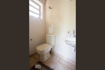 Casa à venda com 330m², 5 quartos e 6 vagasLavabo