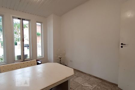 Casa de condomínio à venda com 375m², 3 quartos e 4 vagas Casa de condomínio à venda com 375m², 3 quartos e 4 vagasEscritório