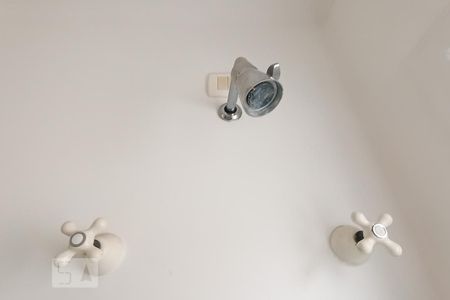 Casa de condomínio à venda com 375m², 3 quartos e 4 vagas Casa de condomínio à venda com 375m², 3 quartos e 4 vagasDetalhe banheiro da suíte 2 - Chuveiro