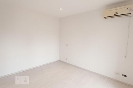 Casa de condomínio à venda com 375m², 3 quartos e 4 vagas Casa de condomínio à venda com 375m², 3 quartos e 4 vagasSuíte 2