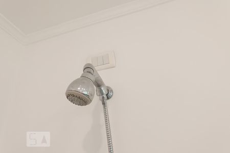 Casa de condomínio à venda com 375m², 3 quartos e 4 vagas Casa de condomínio à venda com 375m², 3 quartos e 4 vagasDetalhe banheiro da suíte 3 - Chuveiro